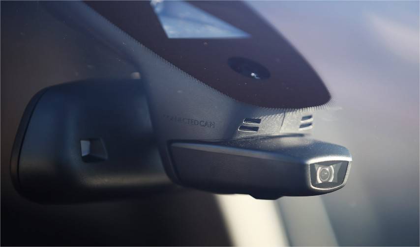 Cuida tu salud al volante: ¿cuándo conviene adelantar la sustitución del  filtro del habitáculo de tu coche?